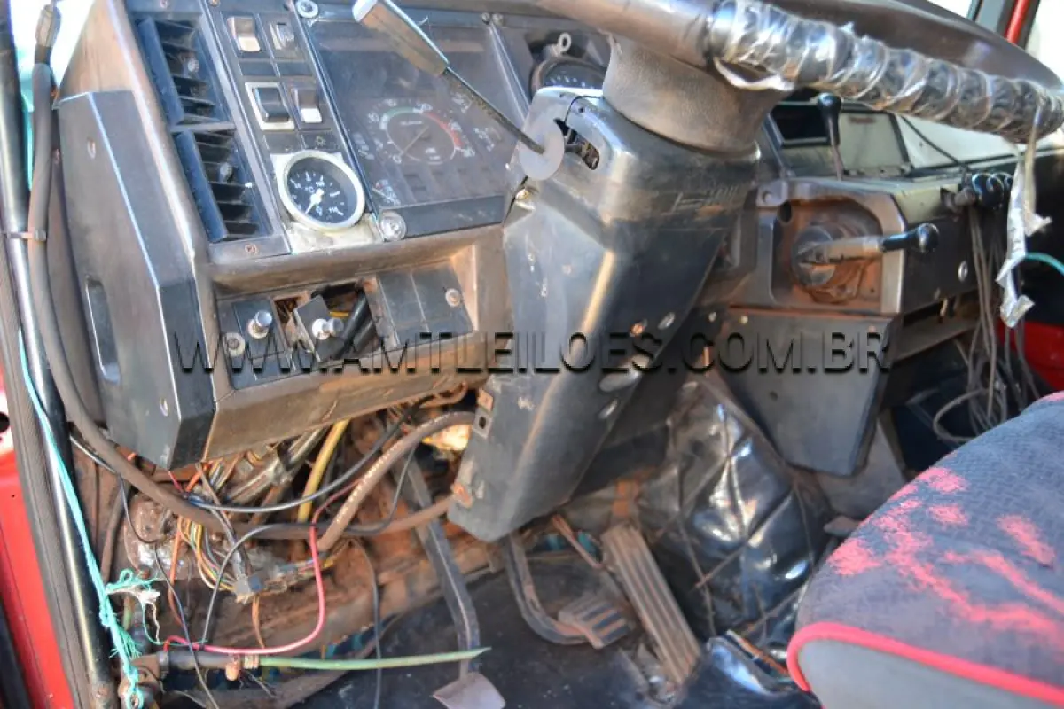 LOTE 011 - CAMINHÃO TRAÇÃO, SCANIA/T112 MA 4X2, Placa: KBP2930, UF: MS; Ano: 1982; Cor: Vermelha, RENAVAM: 113872739; Chassi: 9BSTM4X2Z03213065; Motor: 3029934.