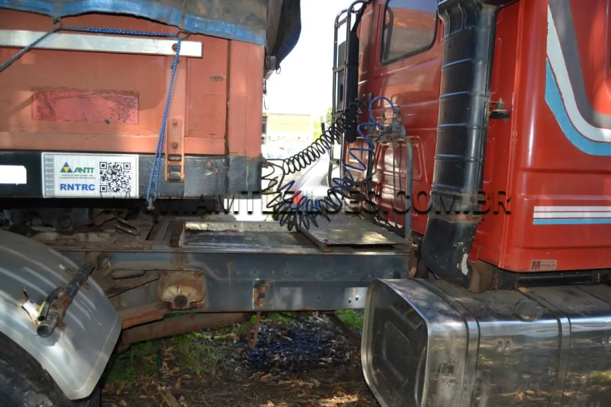 LOTE 011 - CAMINHÃO TRAÇÃO, SCANIA/T112 MA 4X2, Placa: KBP2930, UF: MS; Ano: 1982; Cor: Vermelha, RENAVAM: 113872739; Chassi: 9BSTM4X2Z03213065; Motor: 3029934.