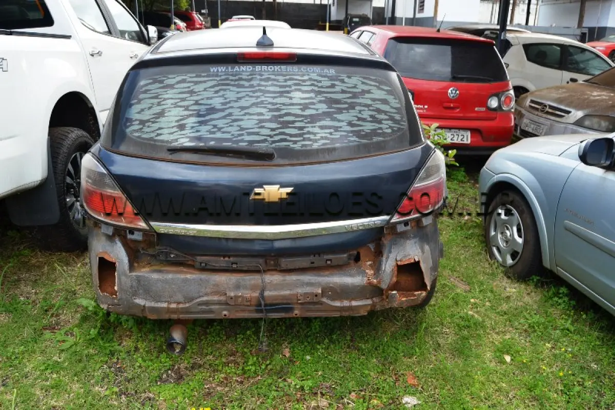 LOTE 005 - SUCATA - GM/VECTRA 2.0 GLS, Placa: IHZ496, UF:  ARGENTINA, Cor: Azul, Chassi: 9BGAL4840AB209125.