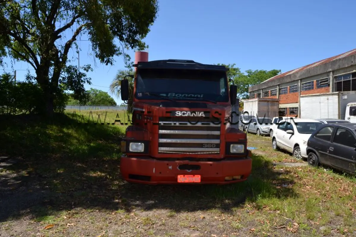 LOTE 011 - CAMINHÃO TRAÇÃO, SCANIA/T112 MA 4X2, Placa: KBP2930, UF: MS; Ano: 1982; Cor: Vermelha, RENAVAM: 113872739; Chassi: 9BSTM4X2Z03213065; Motor: 3029934.