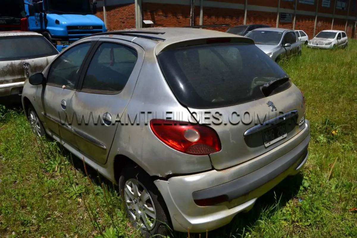 LOTE 006 - SUCATA - PEUGEOT / 207, Placa: MHG288, UF: ARGENTINA, Ano: / Cor: Prata, Chassi: 8AD2MKFWMDG073091