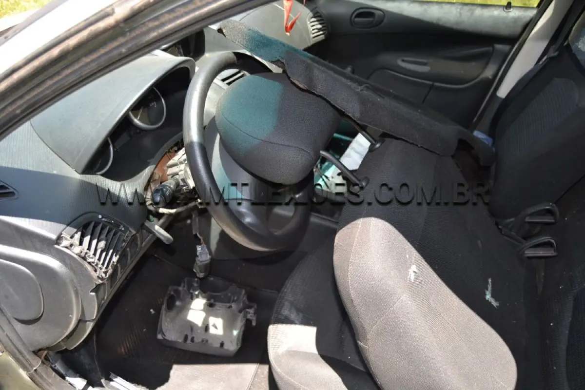 LOTE 006 - SUCATA - PEUGEOT / 207, Placa: MHG288, UF: ARGENTINA, Ano: / Cor: Prata, Chassi: 8AD2MKFWMDG073091