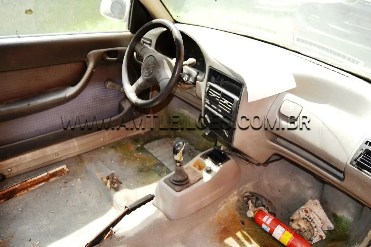 LOTE 017 - SUCATA: Espécie: PASSAGEIRO / Marca: VW / Modelo: GOL SPECIAL / Placa: MCB7478 / Ano fabricação: 2001 / Ano modelo: 2001 / Cor: BRANCA / Chassi: 9BWCA05Y32T034854 / Motor: AFZ680713 / Renavam: 768914680