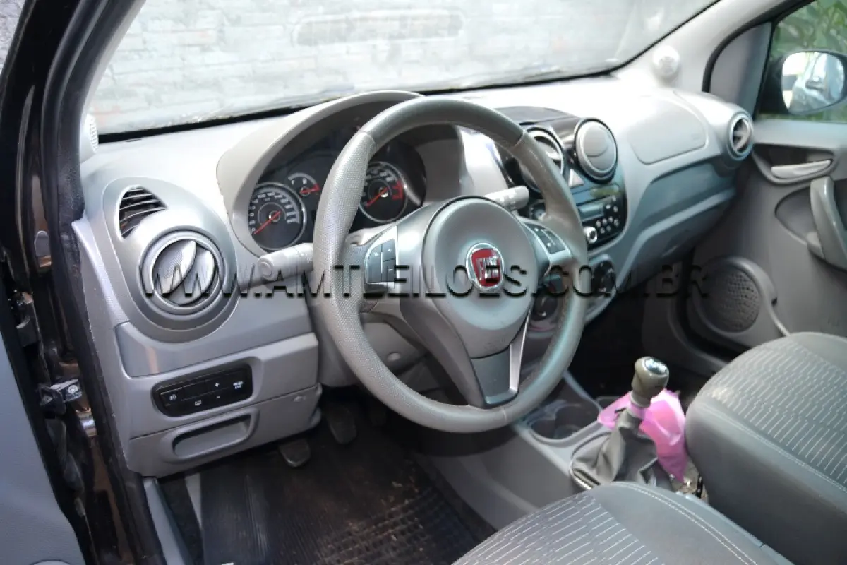 LOTE 021 - Espécie: PASSAGEIRO / Marca: I / Modelo: FIAT PALIO ATTRACT 1.4 / Placa: IUM5D81 / Ano fabricação: 2013 / Ano modelo: 2013 / Cor: PRETA / Chassi: 8AP196272D4027436 / Motor: 327A0111320269 / Renavam: 548088268
