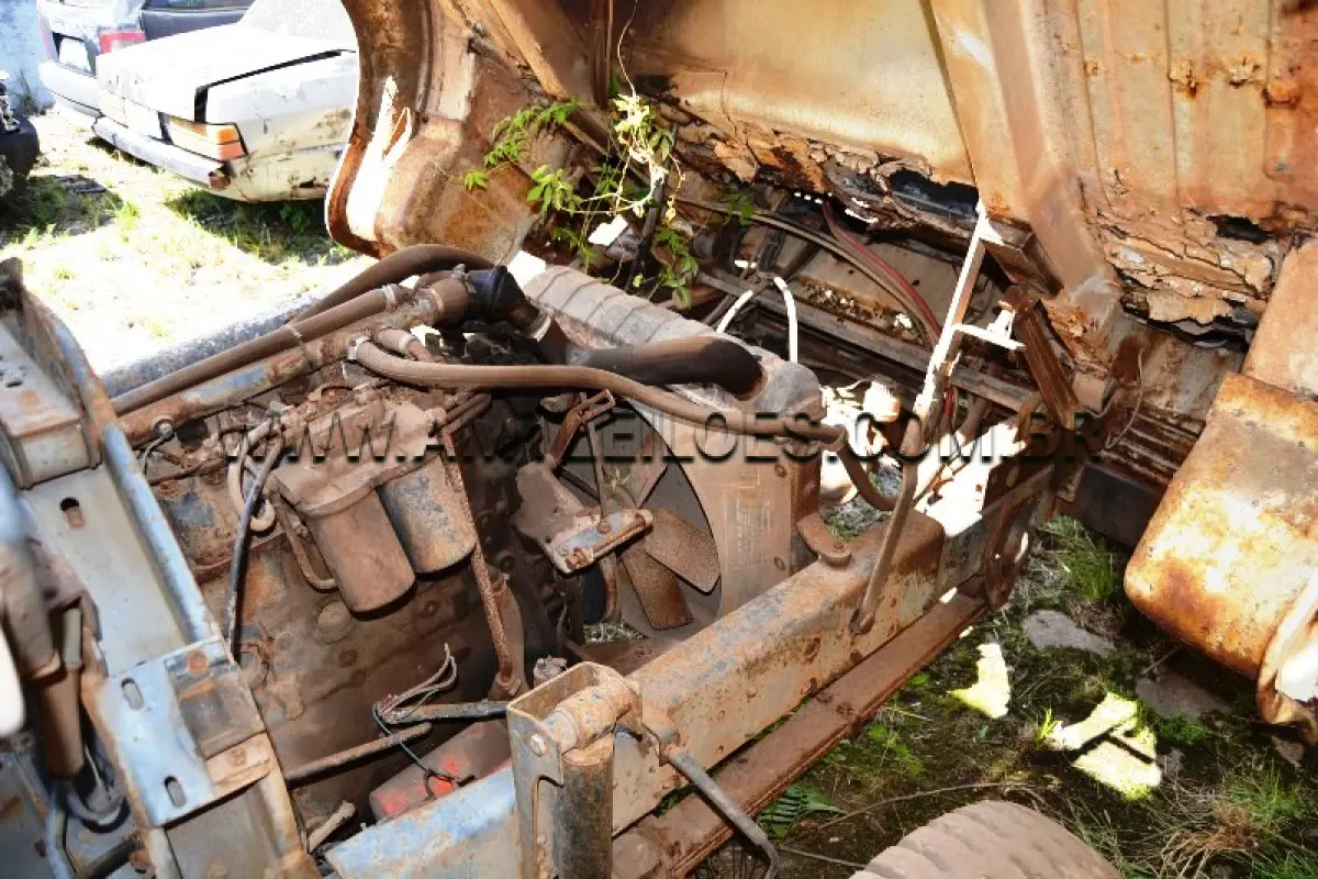LOTE 014 - SUCATA: Espécie: CARGA / Marca: VW / Modelo: 6.90 S / Placa: LYJ3710 / Ano fabricação: 1985 / Ano modelo: 1985 / Cor: BRANCA / Chassi: V022633 / Renavam: 555891178