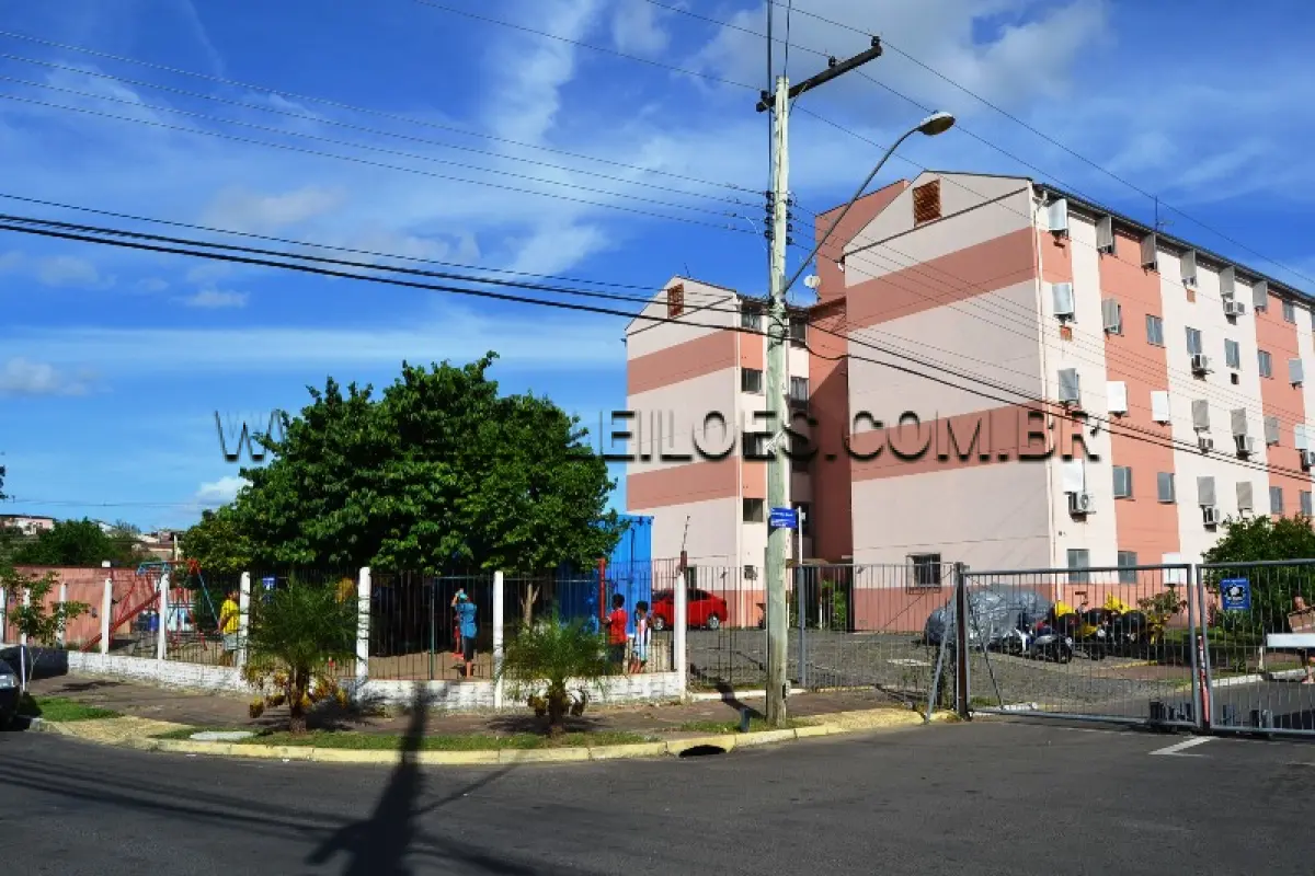 LOTE 001 - Um apartamento urbano, com área de 42,19m², na Rua Jose Barcelos Garcia, nº 100, apto 307, Bloco C, bairro Rubem Berta, Porto Alegre/RS. CRI da 6° zona - Matrícula 36.399