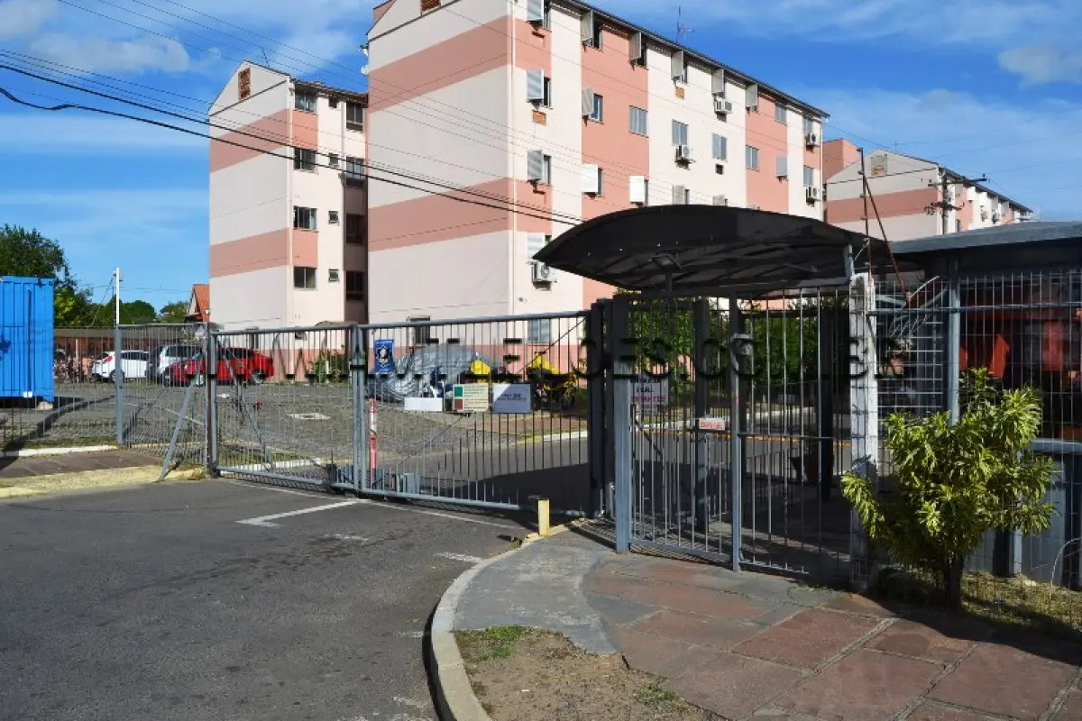 LOTE 001 - Um apartamento urbano, com área de 42,19m², na Rua Jose Barcelos Garcia, nº 100, apto 307, Bloco C, bairro Rubem Berta, Porto Alegre/RS. CRI da 6° zona - Matrícula 36.399