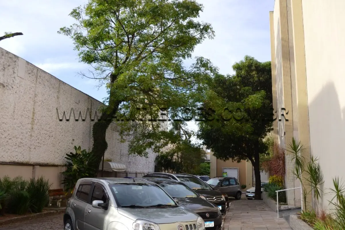 LOTE 003 - Um Apartamento Urbano, com área de 83,25m², na Av Ipiranga n° 4.692, Ap 147, Bloco E- Condomínio Edifício Luiz Emanuel Domingues, Porto Alegre/RS, RI da 2ª Zona de Porto Alegre/RS sob matrícula 95.109.