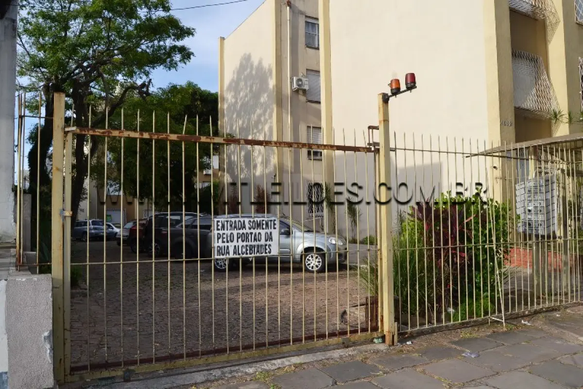 LOTE 003 - Um Apartamento Urbano, com área de 83,25m², na Av Ipiranga n° 4.692, Ap 147, Bloco E- Condomínio Edifício Luiz Emanuel Domingues, Porto Alegre/RS, RI da 2ª Zona de Porto Alegre/RS sob matrícula 95.109.