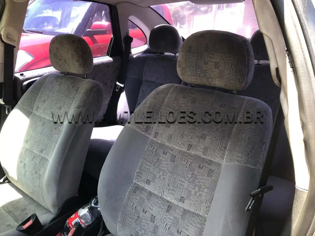 LOTE 008 - MARCA/MODELO: GM / VECTRA ELEGANCE, Placa: JBM1E69, Ano/Modelo: 2005