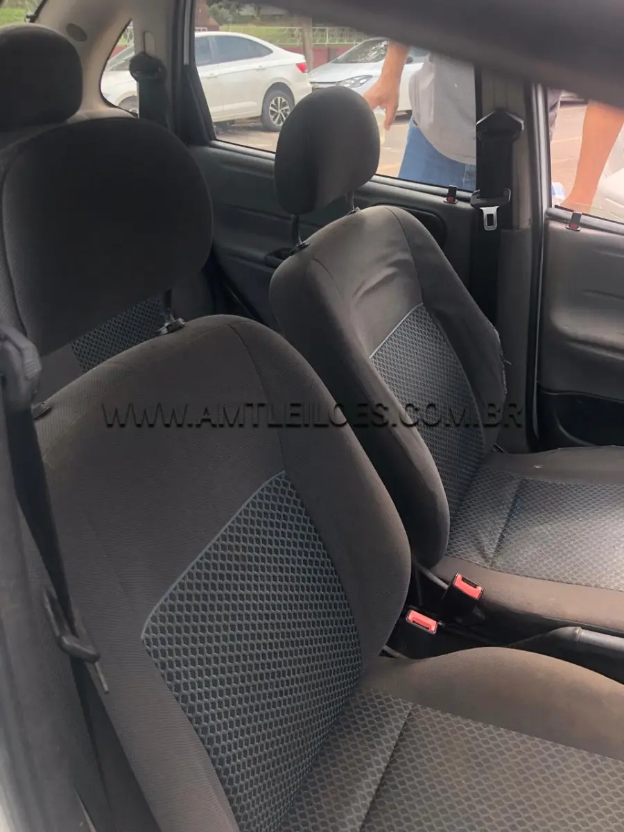 LOTE 009 - MARCA/MODELO: CHEVROLET/CLASSIC LS Placa: ISK1983, Ano/modelo: 2011/2012