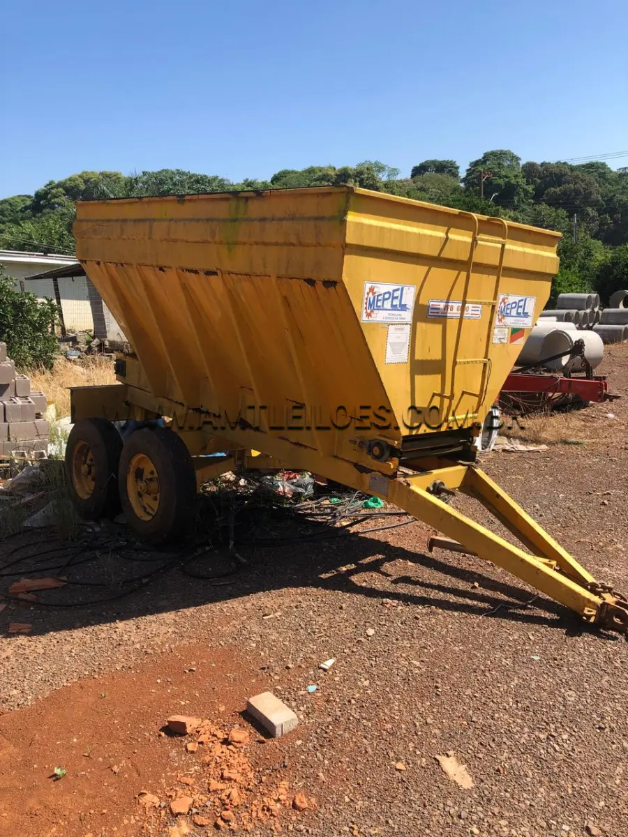 LOTE 006 - 01 DISTRIBUIDOR DE ADUBO ORGÂNICO SÓLIDO