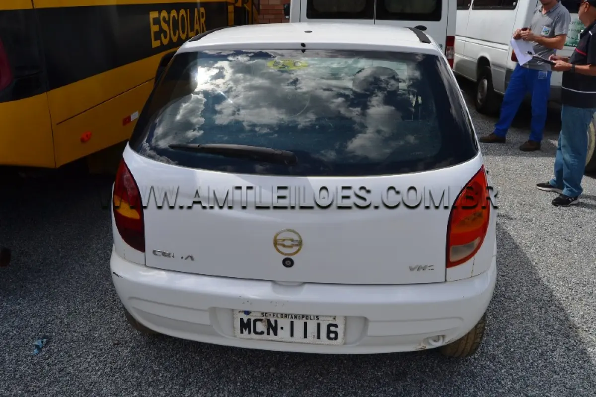LOTE 004 - MARCA/MODELO: GM/ CELTA -  Ano/modelo:  2003/2004