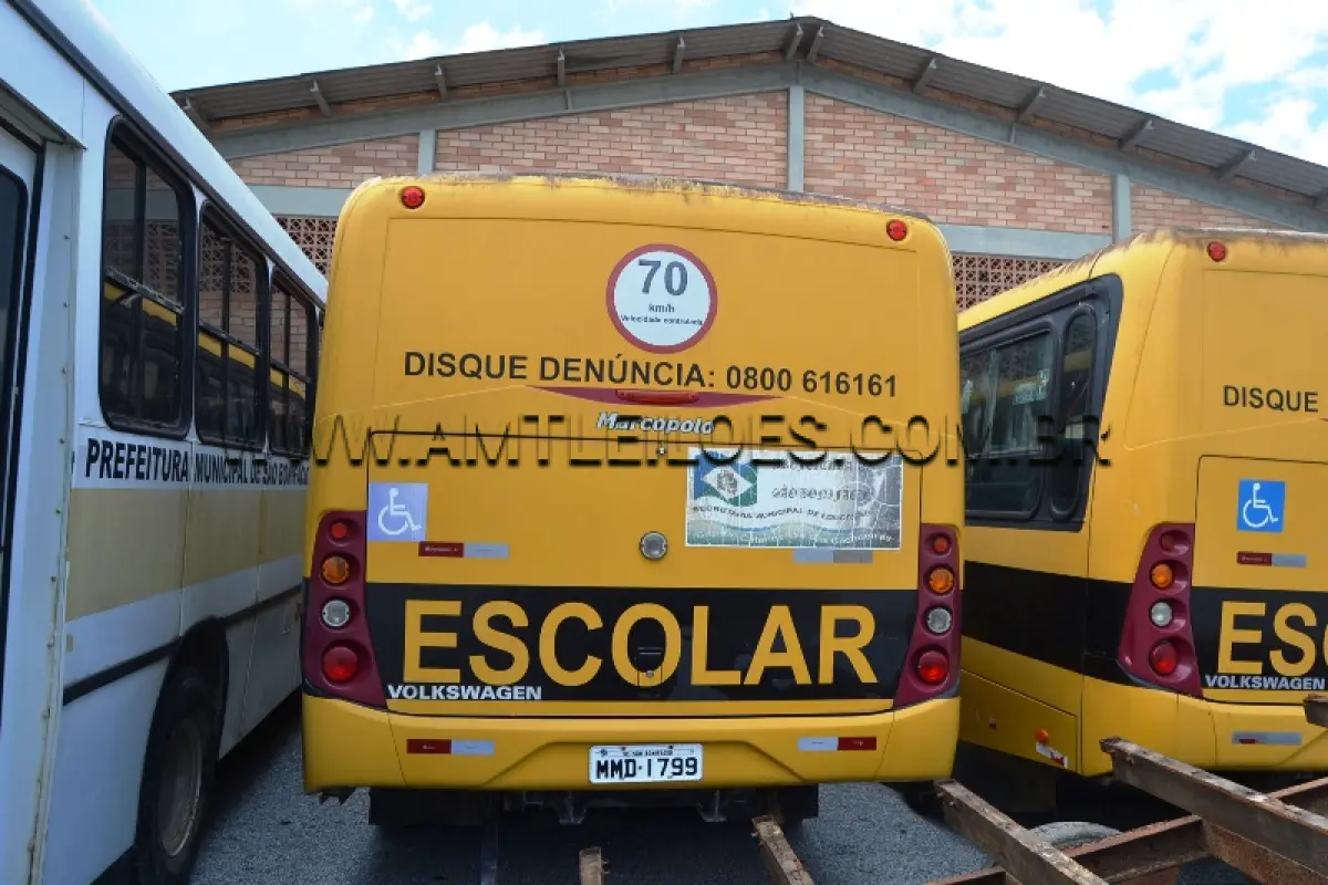 LOTE 003 - MARCA/MODELO: ÔNIBUS ESCOLAR VW/ 15.190 - Ano /modelo: 2011/2012