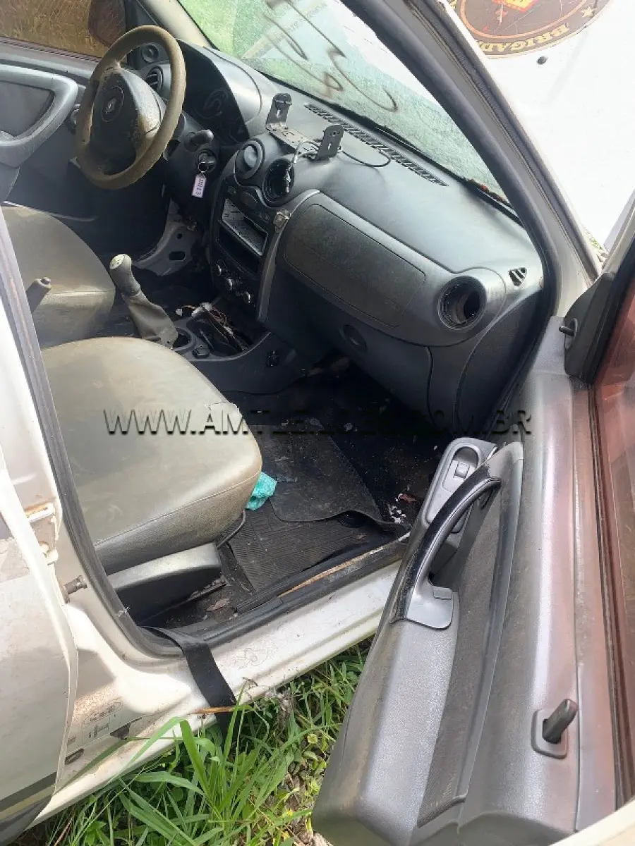 LOTE 014 - RENAULT/SANDERO EXP 16HP, ANO/MODELO: 2013/2013