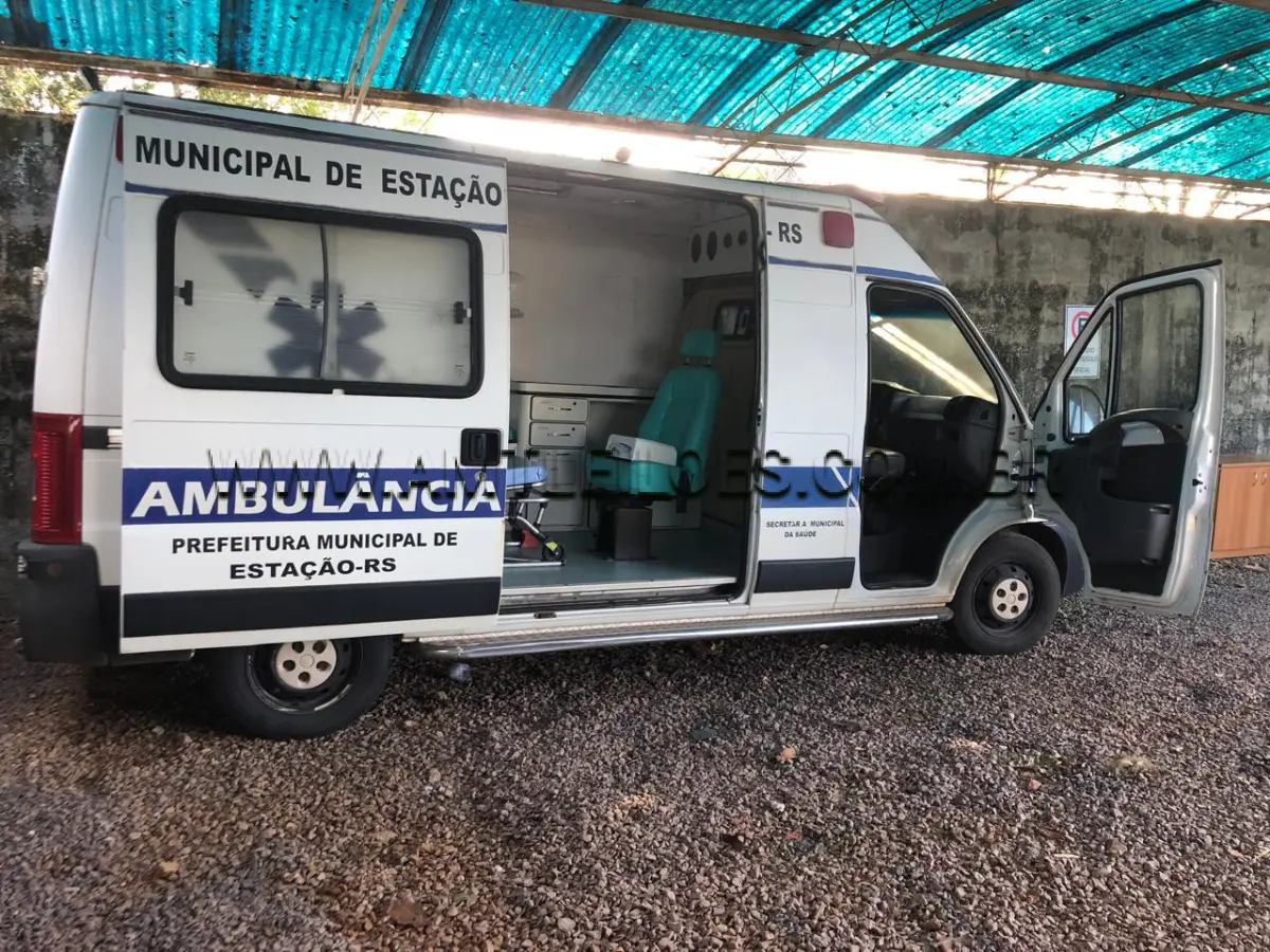 LOTE 010 - MARCA/MODELO: FIAT/DUCATO MC TCA AMBULÂNCIA Placa: IVI0I51, Ano/Modelo: 2014, Combustível: Diesel