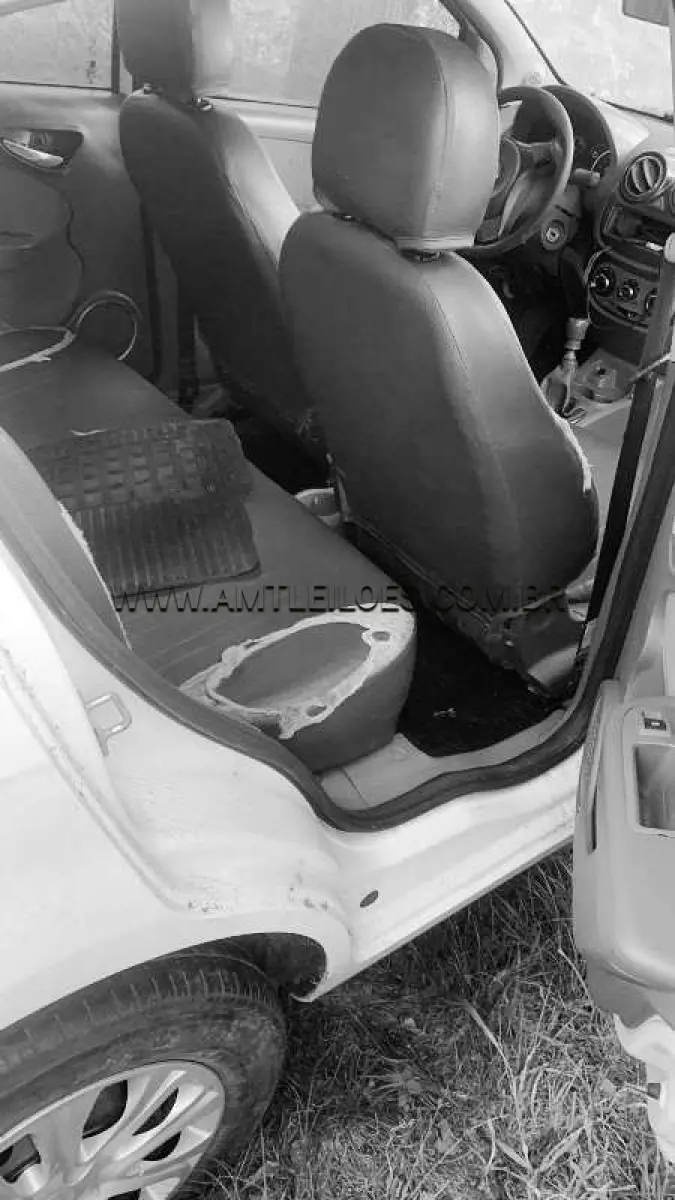 LOTE 017 - FIAT/PALIO ESSENCE 1.6, ANO/MODELO: 2014/2015