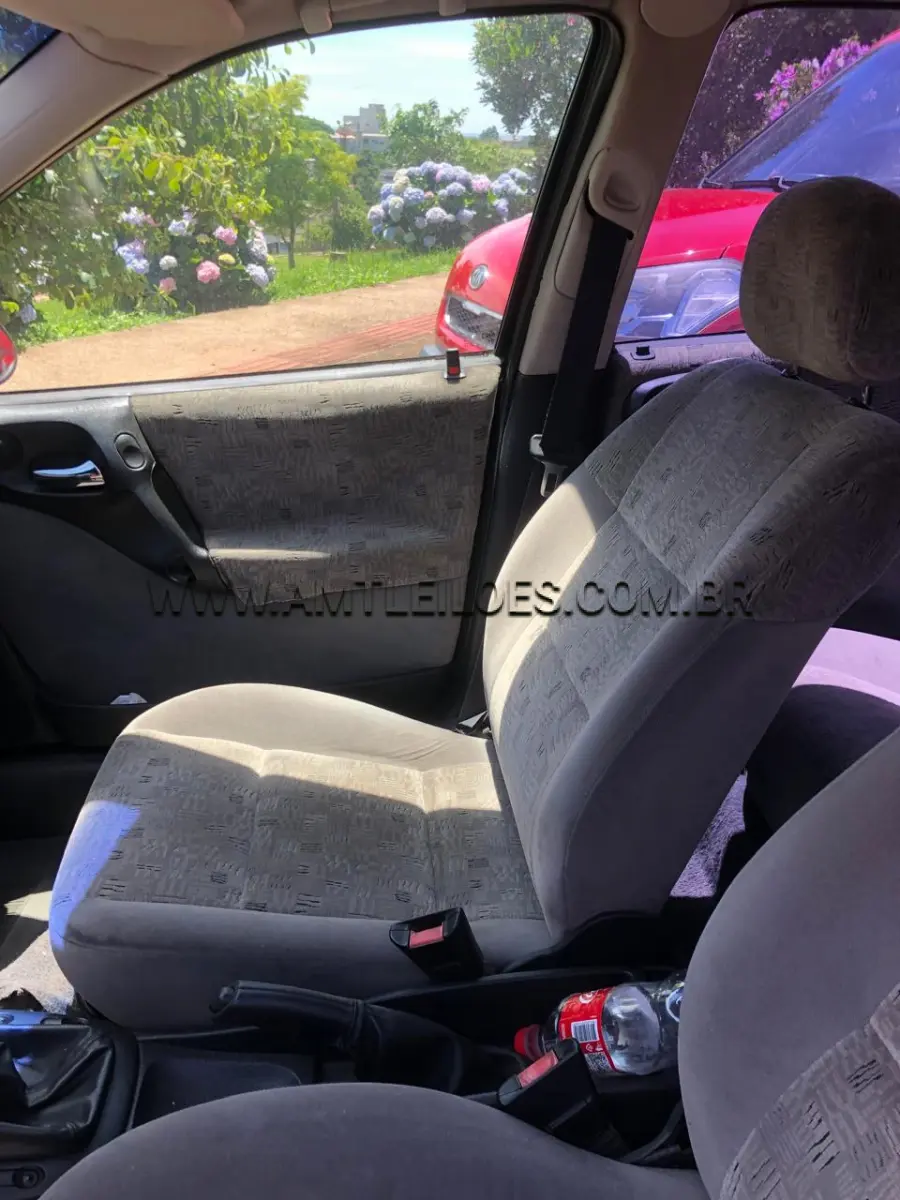 LOTE 008 - MARCA/MODELO: GM / VECTRA ELEGANCE, Placa: JBM1E69, Ano/Modelo: 2005
