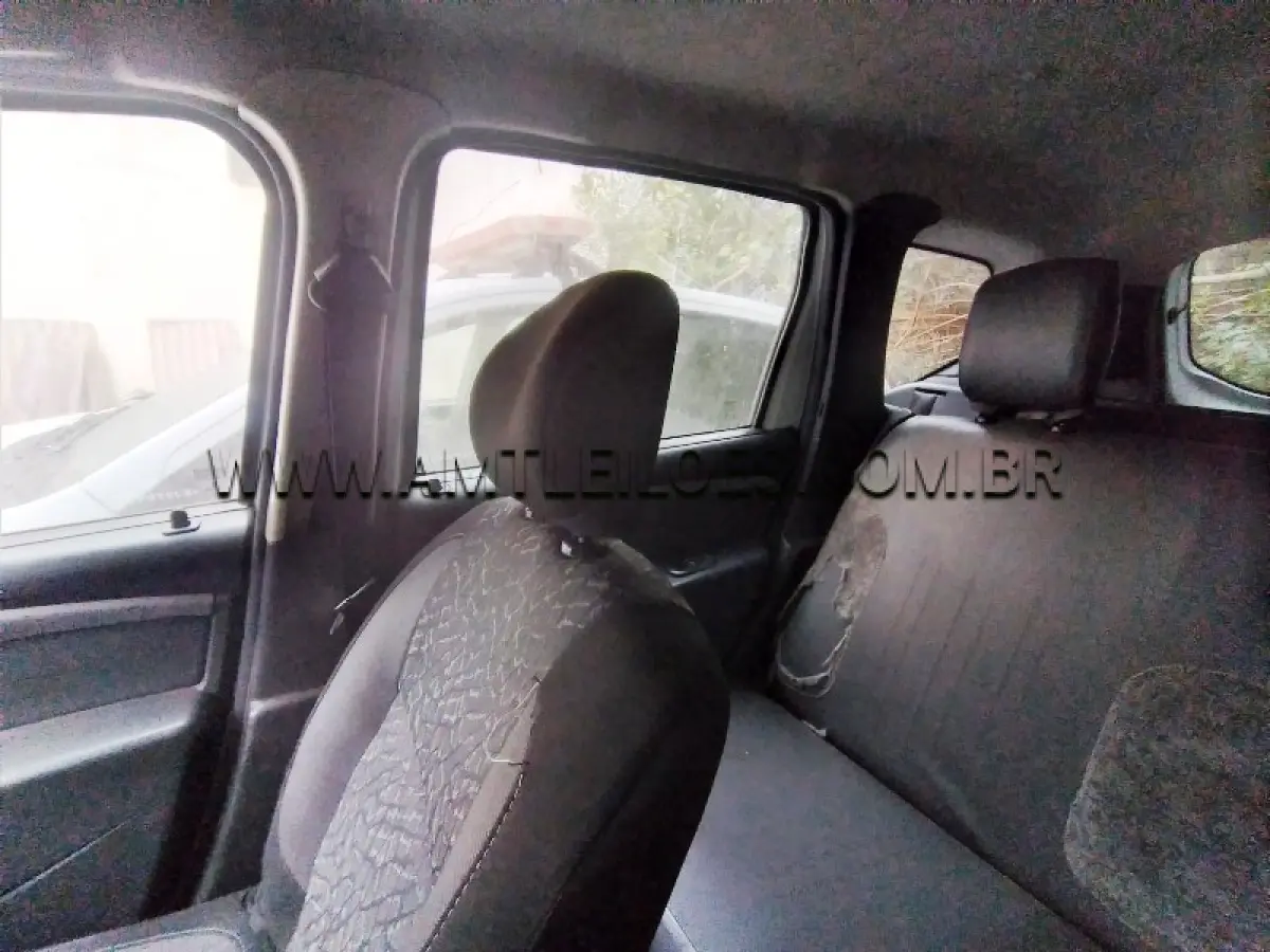 LOTE 185 - RENAULT/DUSTER 16 E 4X2, ANO/MODELO: 2013/2014