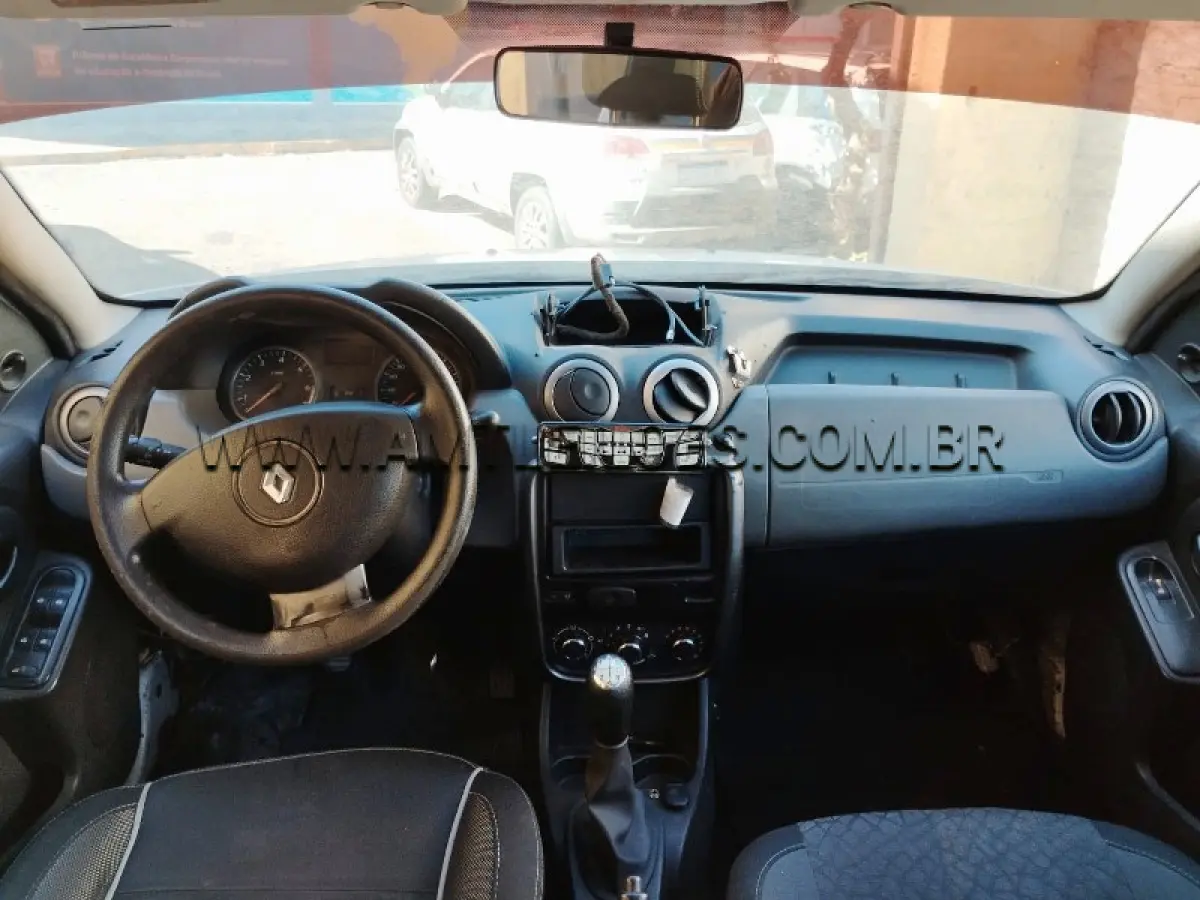 LOTE 185 - RENAULT/DUSTER 16 E 4X2, ANO/MODELO: 2013/2014