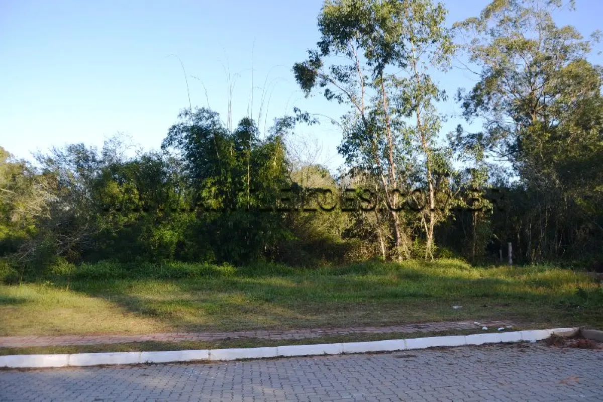 LOTE 009 - TERRENO com Área Superficial 7.152,28 m², Matrícula Nº 154.873 Rua Gravata, lot. Itter, Bairro Centro.