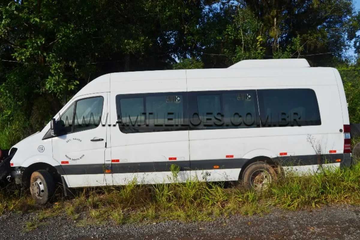 LOTE 019 - I/M. BENZ 515 CDI SPRINTERM, PLACA: IVB5347, ANO/MODELO: 2013/2014, OBS: MOTOR ESTÁ DESMONTADO DENTRO DO VEÍCULO.