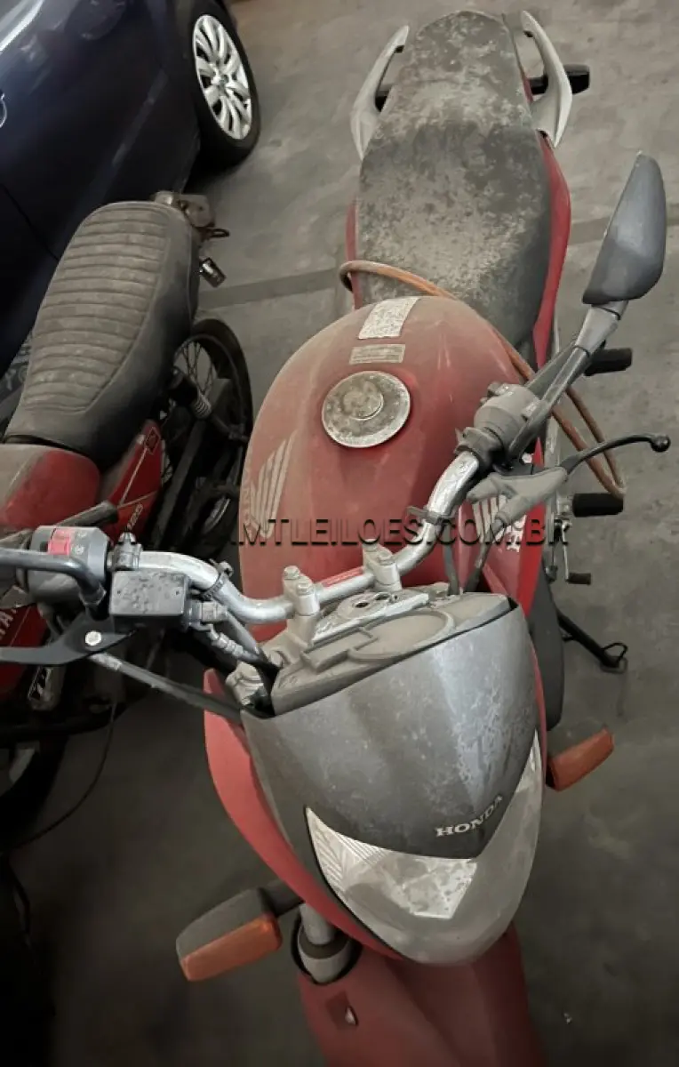LOTE 014 - Marca: HONDA /  Modelo: CB 300R , Placa: IRI8034, Ano /Modelo: 2010.