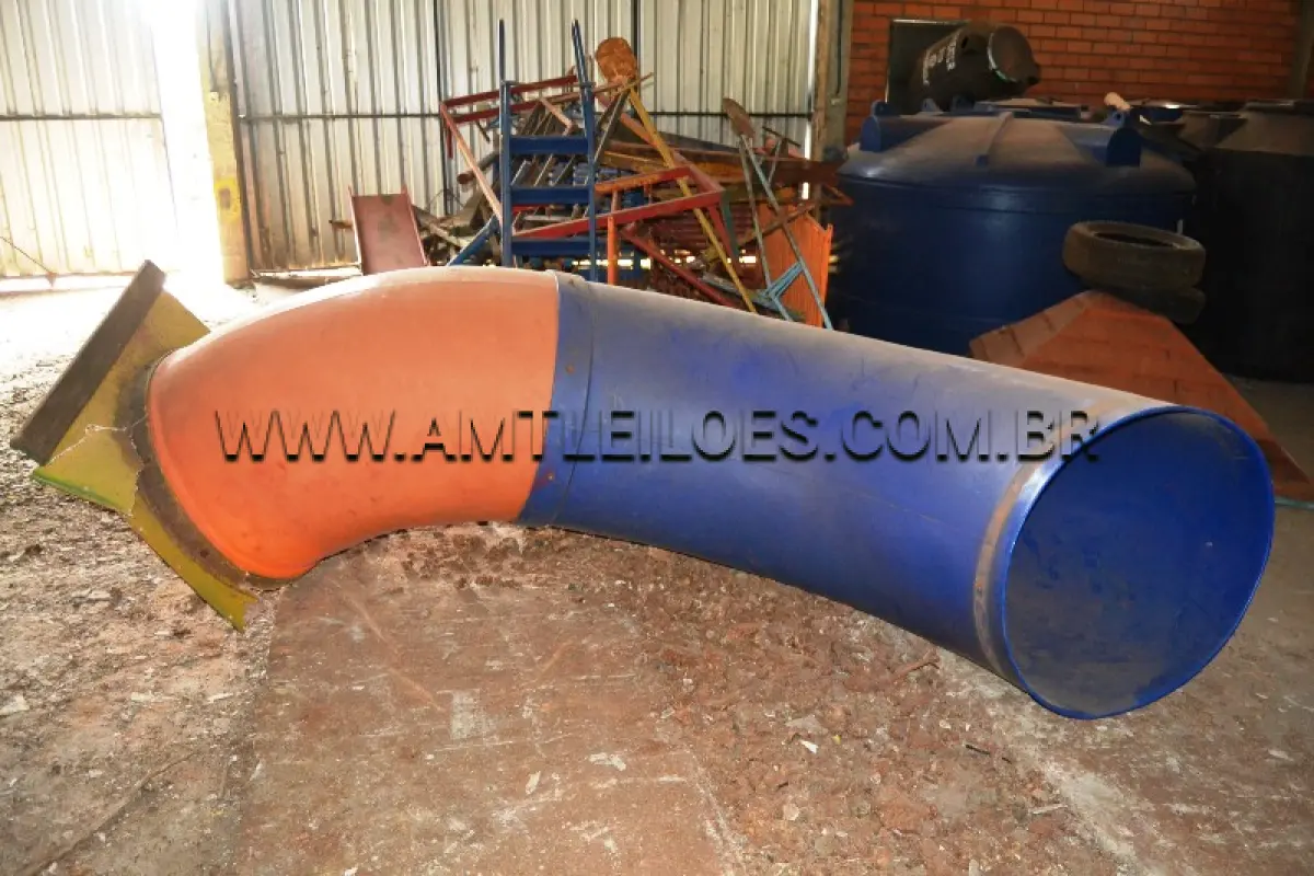 LOTE 002 - LOTE COMPOSTO DE FILTROS DE VEÍCULOS E MÁQUINAS; ESTRUTURAS DE PARQUE; UM MOTOR E UMA ROÇADEIRA.