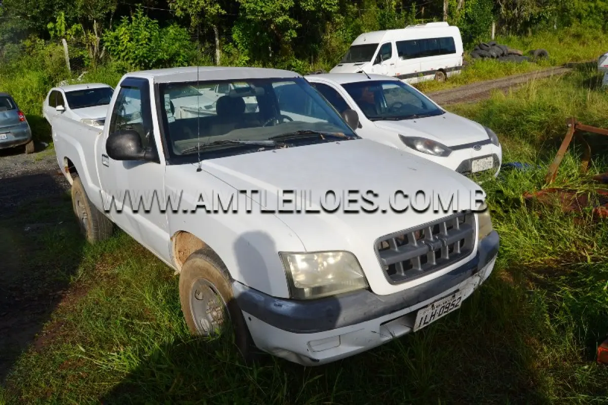 LOTE 024 - GM/ S10 2.8 S AMBULÂNCIA, PLACA: ILH 0952, DIESEL, ANO/MODELO: 2003/2003.