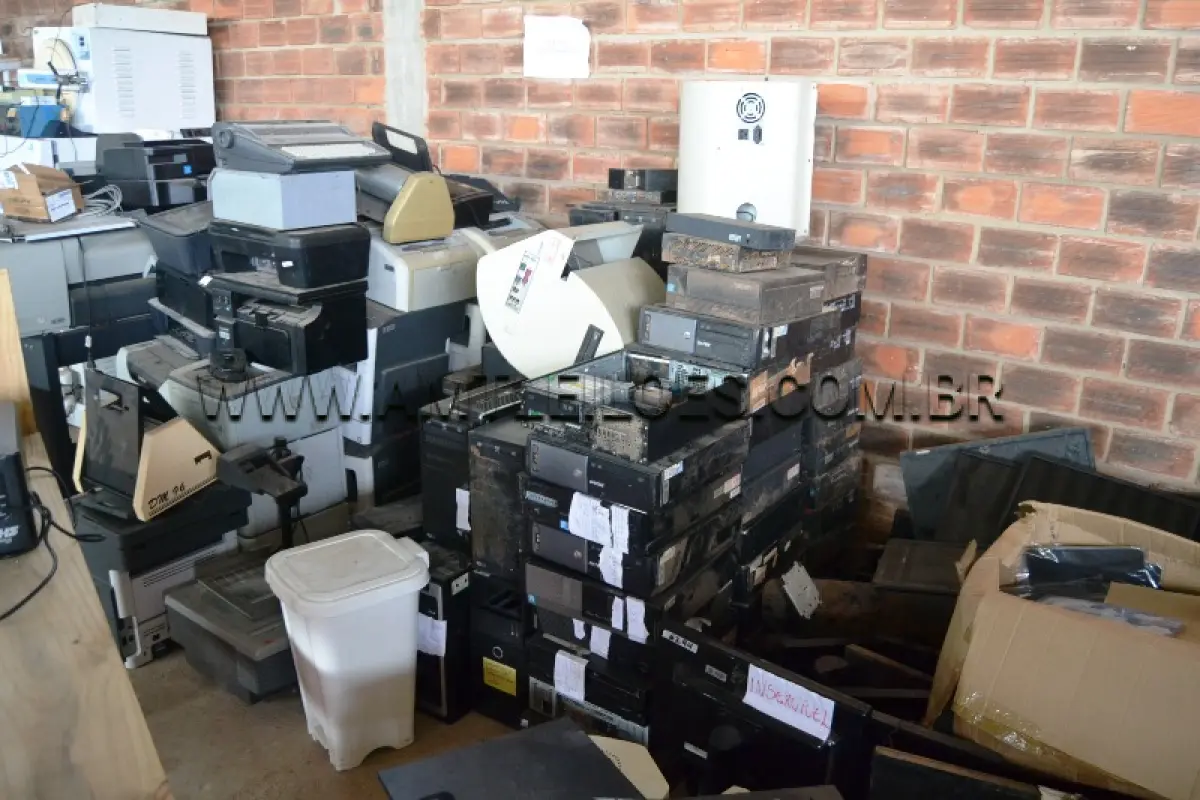 LOTE 029 - LOTE COMPOSTO DE 100 UN.COM OS SEGUINTES ITENS: CPUS.COMPUTADOR, DESKTOP, NOTEBOOK, MONITOR, TABLET, IMPRESSORAS, PLOTTER, NOBREAK E PERIFÉRICOS.