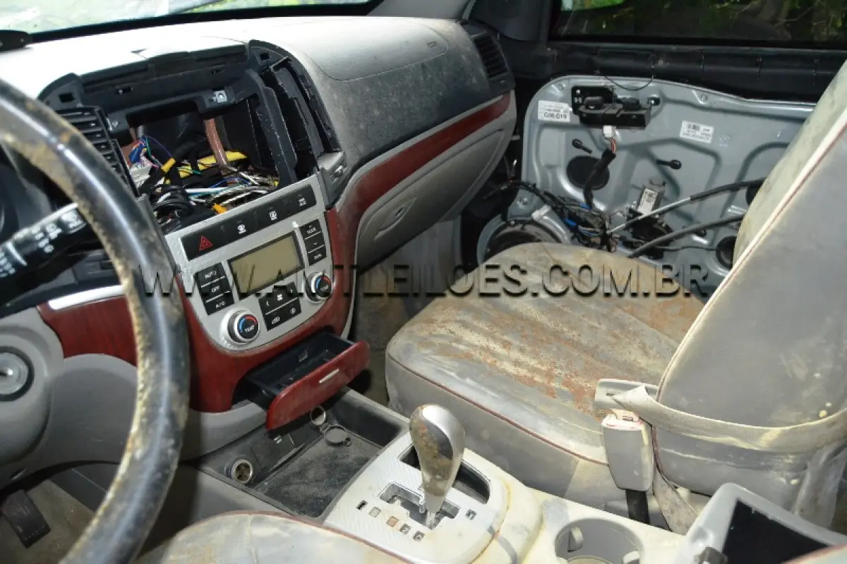 LOTE 016. - Marca: I / Modelo:  HYUNDAI SANTA FE V6  / Placa: EBR2F74 , Ano/Modelo: 2007, blindado, atingido pela enchente.