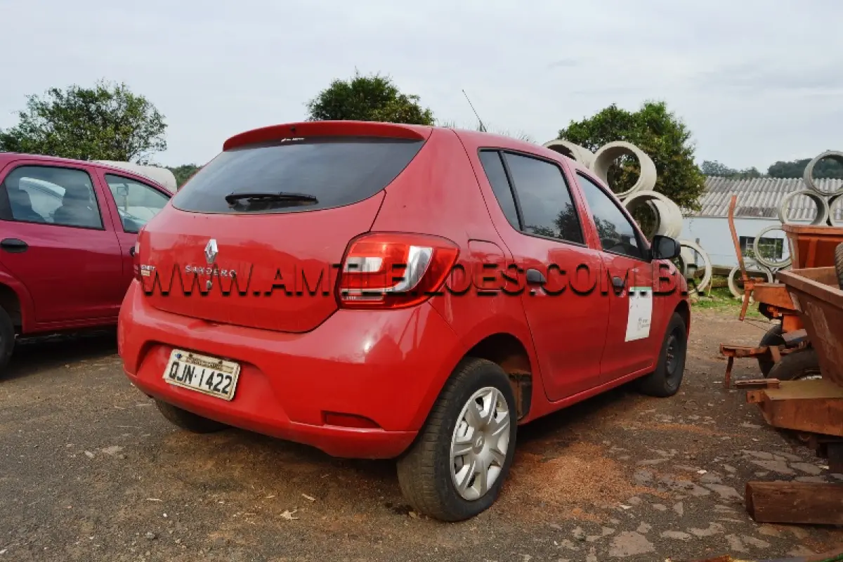 LOTE 003 - MARCA/MODELO: RENAULT SANDERO,  PLACA: QJN1422, COR: VERMELHA, ANO/MODELO: 2018, CHASSI:  93Y5SRF84JJ302042, RENAVAM:  01148515957.