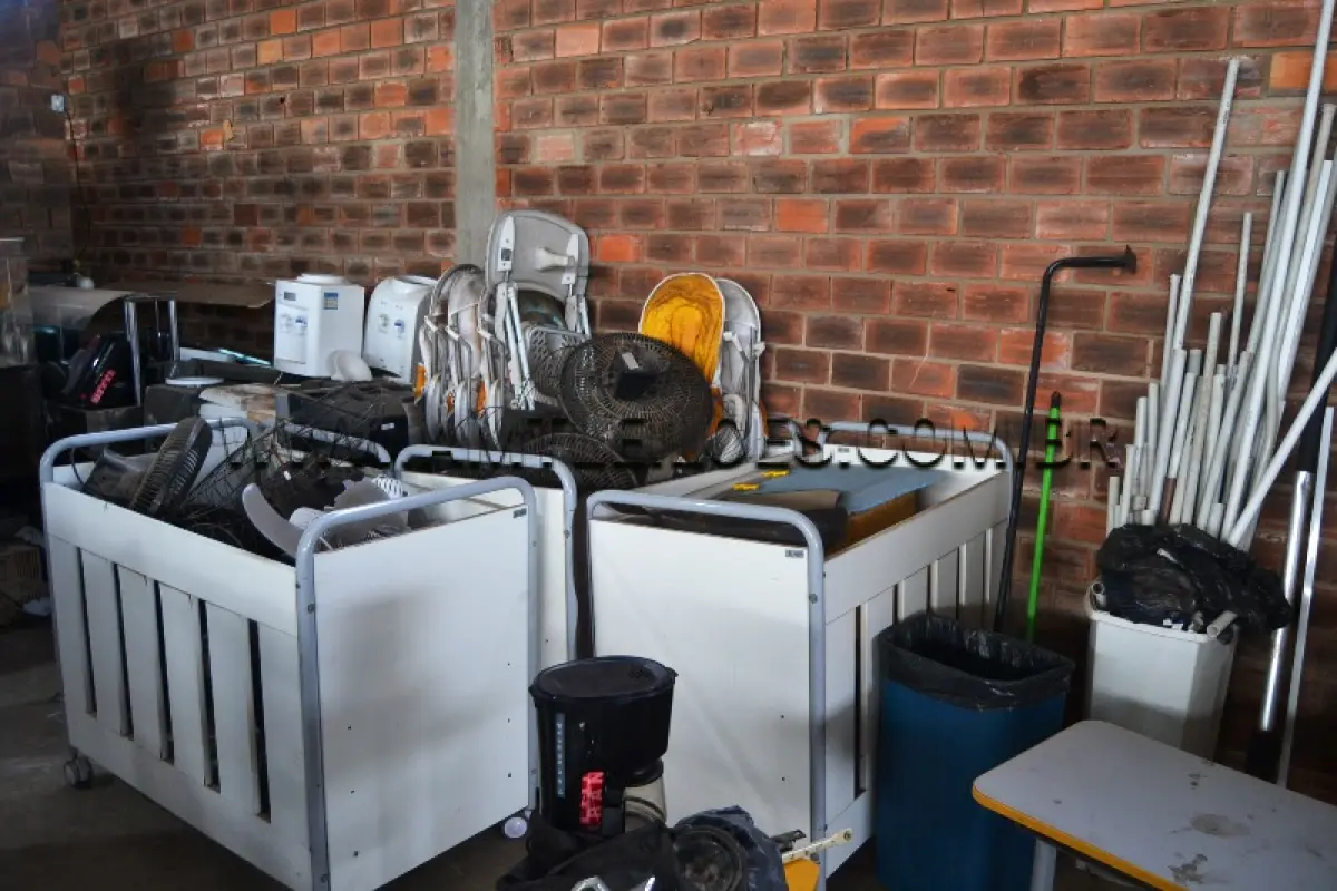 LOTE 027 - LOTE COMPOSTO DE 150 UN. COM  DIVERSOS ELETRODOMÉSTICOS: GELADEIRA, FREEZER, GELADEIRA COMERCIAL, LAVADOURA/SECADOURA DE ROUPAS, FORNO MICRO-ONDAS, FORNO ELÉTRICO, BUFFETS, TELEVISORES, APARELHOS DE DVD/SOM, VENTILADORES, BATEDEIRAS, LIQUIDIFICADOR E MULTIPROCESSADOR.