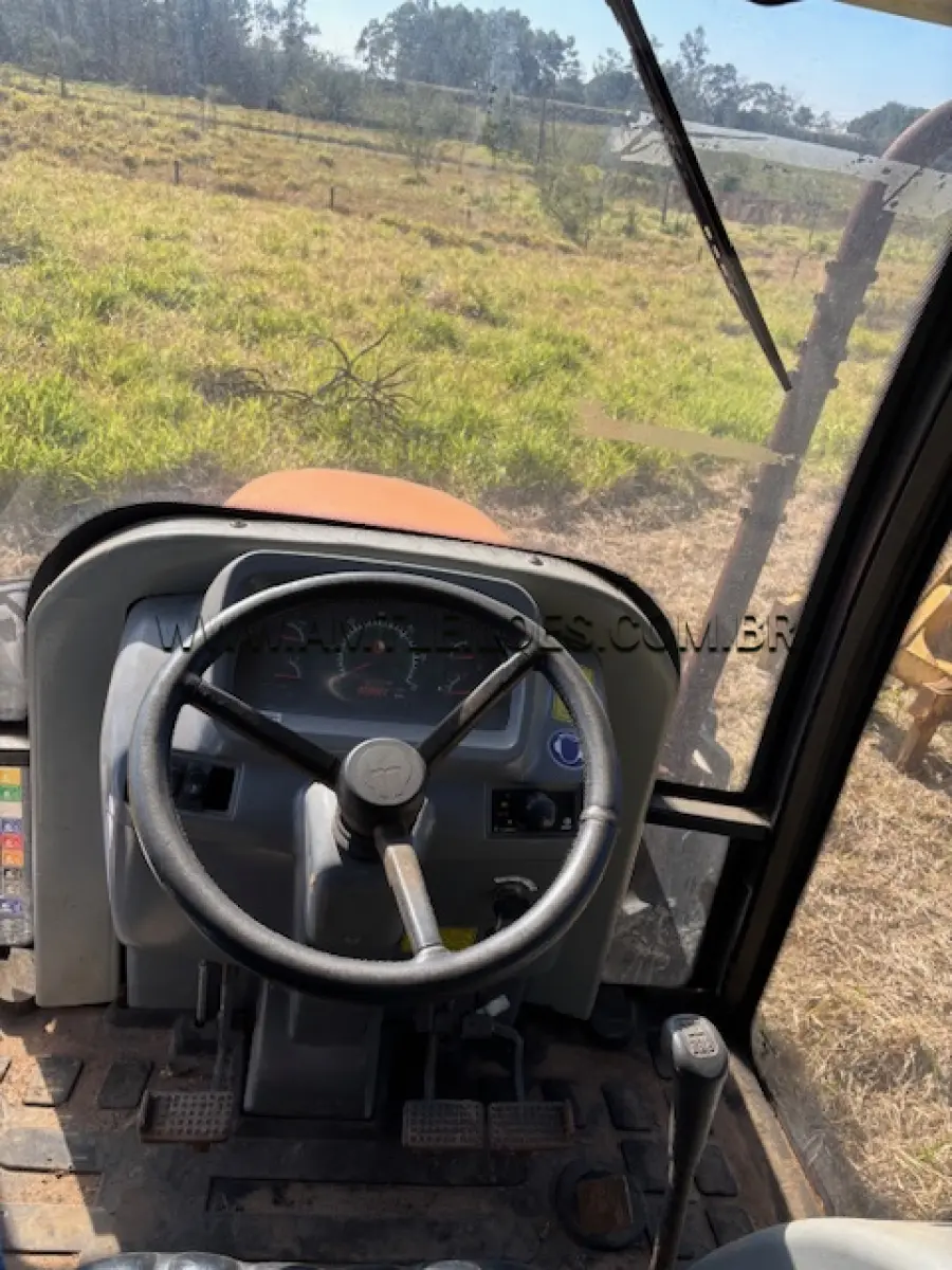 LOTE 015 - TRATOR AGRÍCOLA BUDNYT / BDY 8540 4 X 4, ANO: 2018,  OBS: SEM EMPLACAMENTO - REGULARIZAÇÃO POR CONTA DO ARREMATANTE.