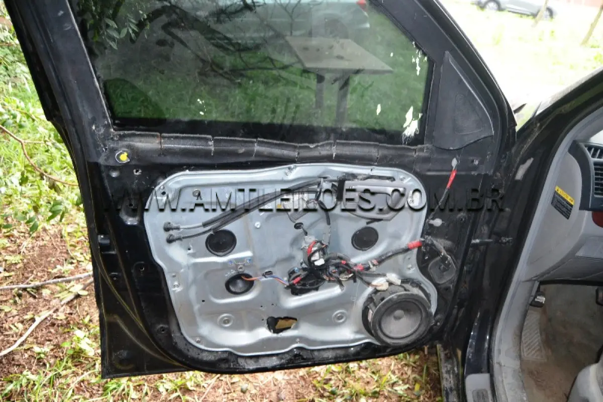 LOTE 016. - Marca: I / Modelo:  HYUNDAI SANTA FE V6  / Placa: EBR2F74 , Ano/Modelo: 2007, blindado, atingido pela enchente.
