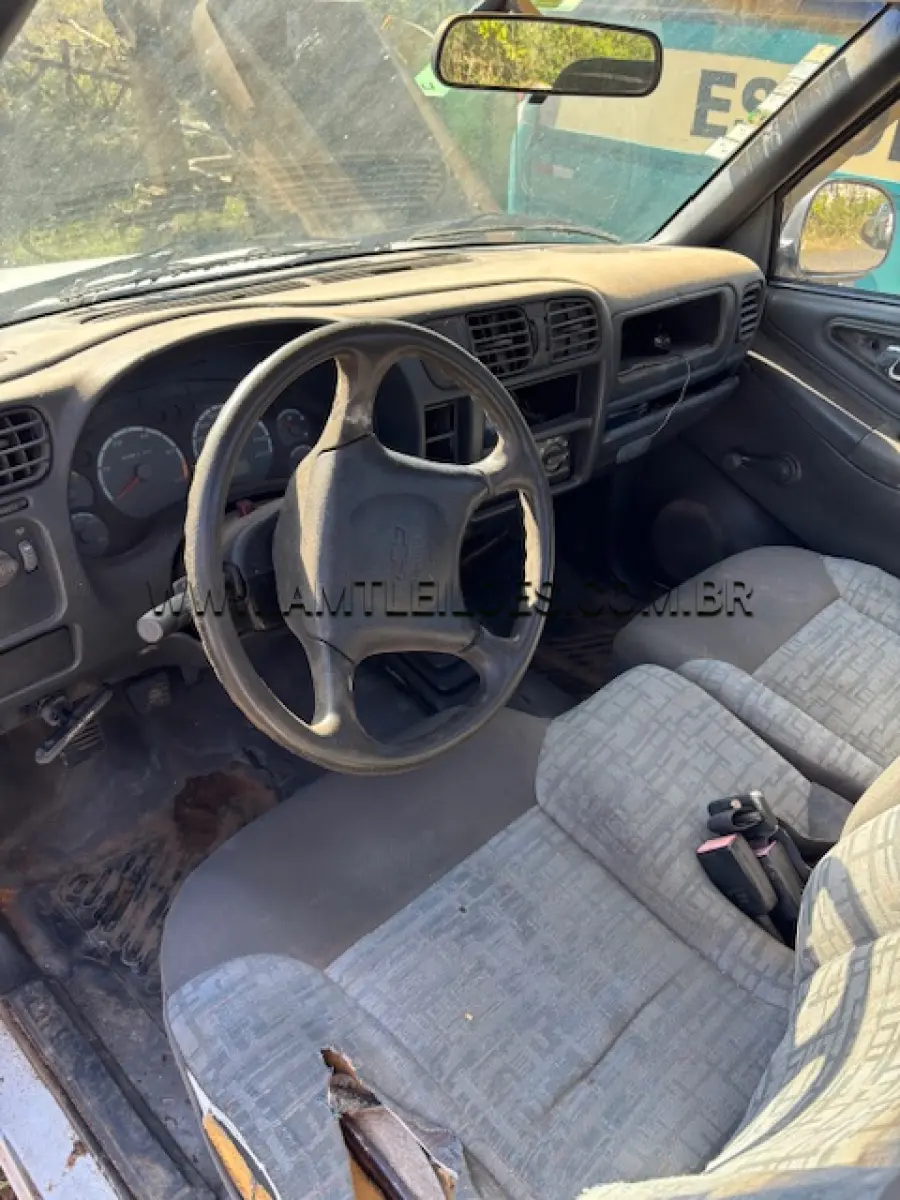 LOTE 024 - GM/ S10 2.8 S AMBULÂNCIA, PLACA: ILH 0952, DIESEL, ANO/MODELO: 2003/2003.