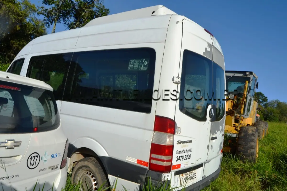 LOTE 021 - I/M. BENZ 415 CDI SPRINTERM, PLACA: IVN 9855, DIESEL, ANO/MODELO: 2013/2014.