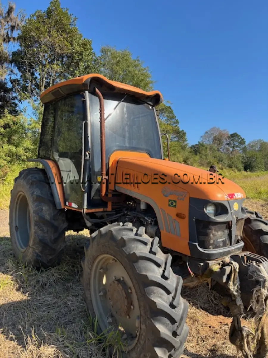 LOTE 015 - TRATOR AGRÍCOLA BUDNYT / BDY 8540 4 X 4, ANO: 2018,  OBS: SEM EMPLACAMENTO - REGULARIZAÇÃO POR CONTA DO ARREMATANTE.