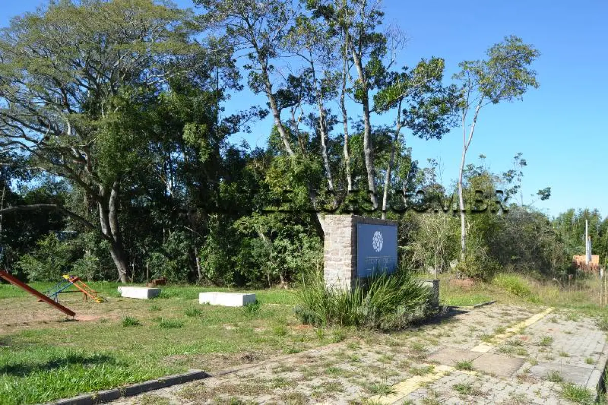 LOTE 014 - TERRENO com Área Superficial 2.099 m², Matrícula Nº 170.985, Rua A,  residencial Porto das Pedras, Bairro Centro.