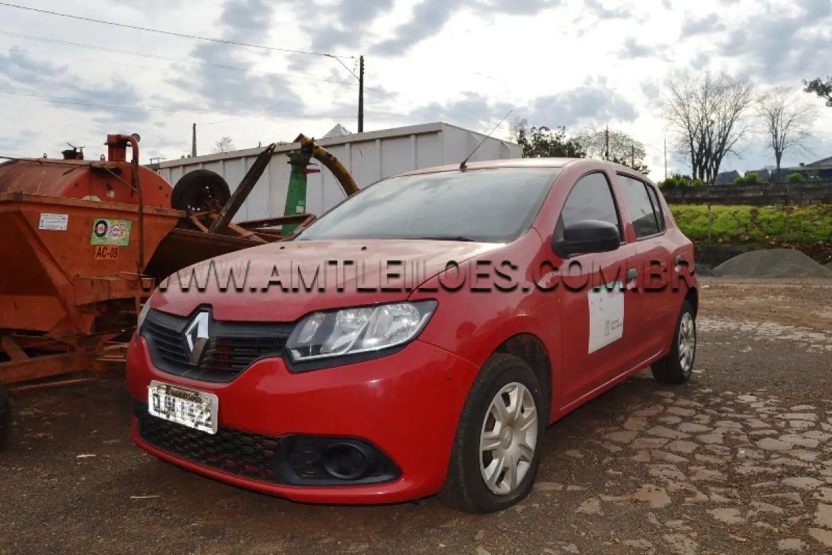 LOTE 003 - MARCA/MODELO: RENAULT SANDERO,  PLACA: QJN1422, COR: VERMELHA, ANO/MODELO: 2018, CHASSI:  93Y5SRF84JJ302042, RENAVAM:  01148515957.
