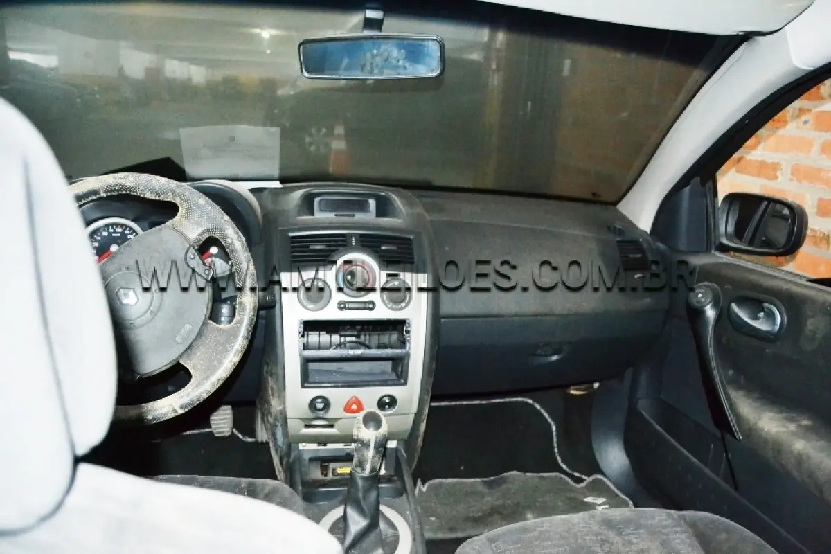 LOTE 013 - Marca:  RENAULT / Modelo:  MEGANESD DYN 16, Placa: AOO9788, Ano/Modelo: 2007.