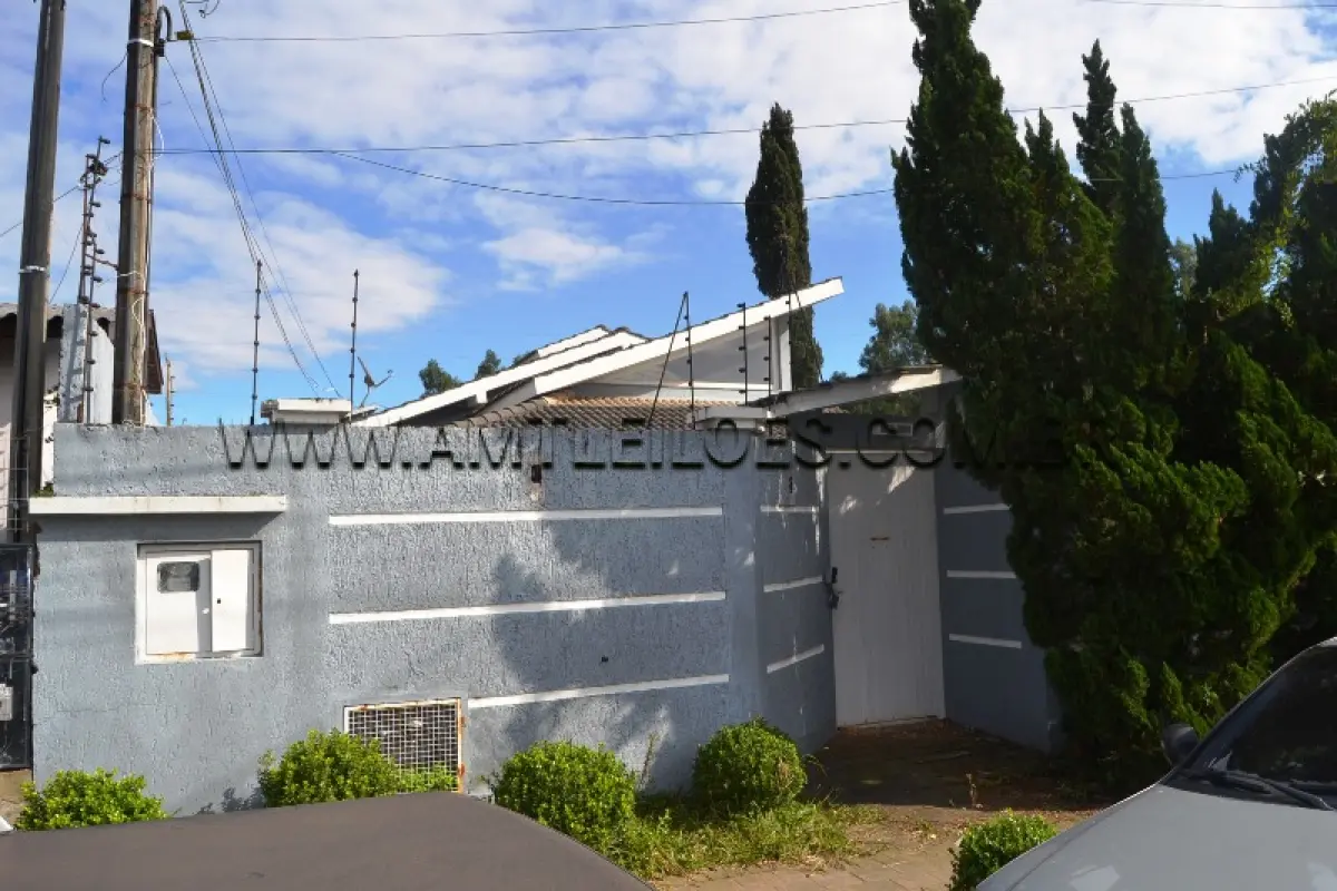 LOTE 002 - UM TERRENO, SITUADO NA ZONA URBANA DE SAPIRANGA/RS, NA QUADRA Nº 79, SETOR 02 DO PLANO DIRETOR, COM ÁREA SUPERFICIAL DE 727,20M², MATRÍCULA N. 20.624 RI DE SAPIRANGA/RS.