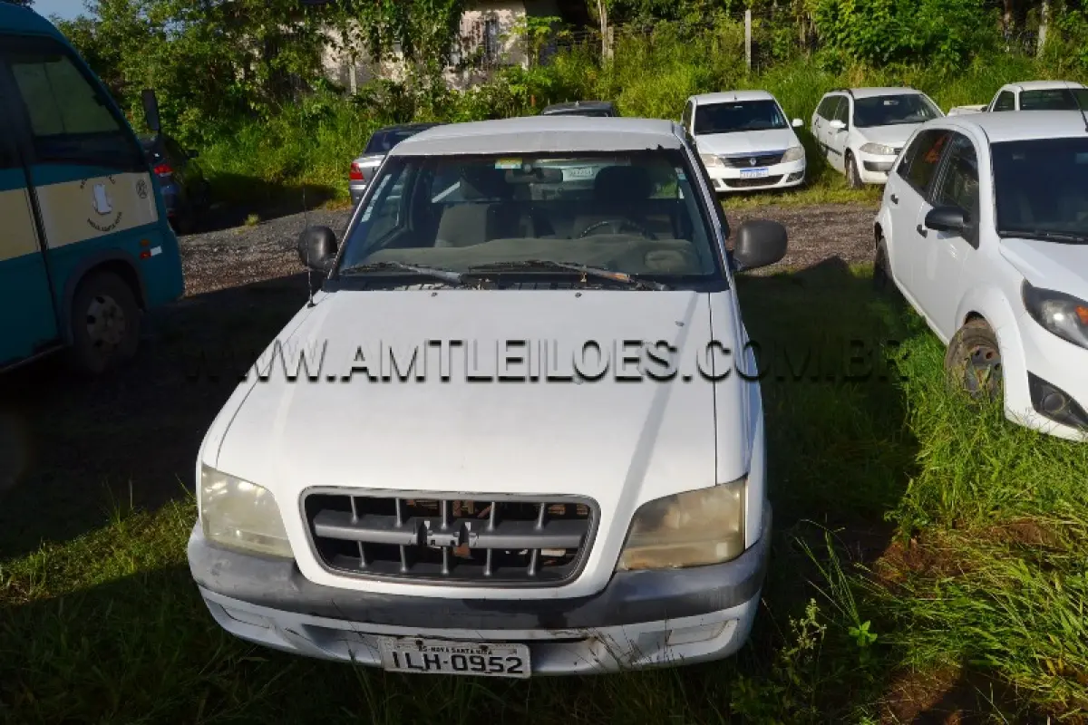 LOTE 024 - GM/ S10 2.8 S AMBULÂNCIA, PLACA: ILH 0952, DIESEL, ANO/MODELO: 2003/2003.