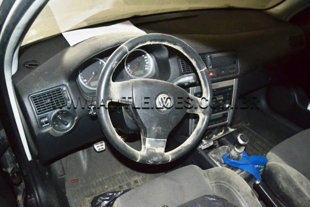 LOTE 003 - Marca: VW / Modelo: GOLF 1.6 TECH, Placa: IPN4100,  Ano/Modelo: 2008.