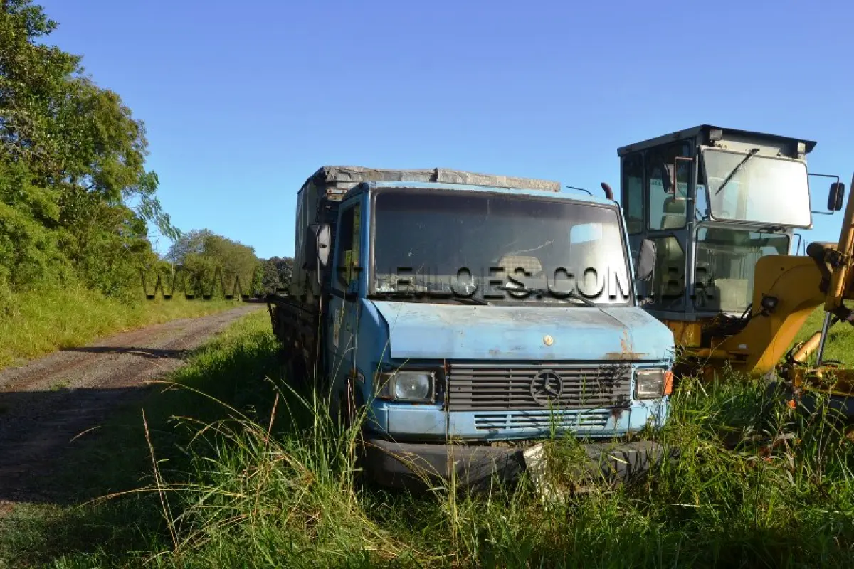 LOTE 020 - CAMINHÃO/ C. ABERTA M. BENZ/ 709,  PLACA: IAZ 0315, DIESEL, ANO/MODELO: 1991/1991