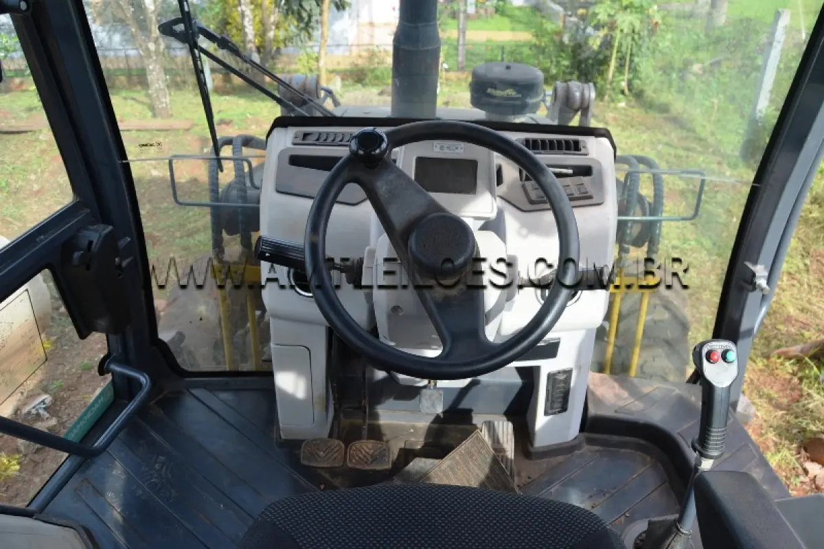 LOTE 006 - MARCA/MODELO: RETROESCAVADEIRA / XCMG, COR: AMARELO, ANO/MODELO: XC870BRI ANO 2022.