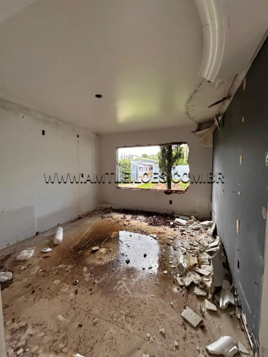 LOTE 001 - UM TERRENO, SITUADO NA ZONA URBANA DE SAPIRANGA/RS, NA QUADRA Nº 79, SETOR 02 DO PLANO DIRETOR, COM ÁREA SUPERFICIAL DE 727,20M², MATRÍCULA N. 20.624 RI DE SAPIRANGA/RS.