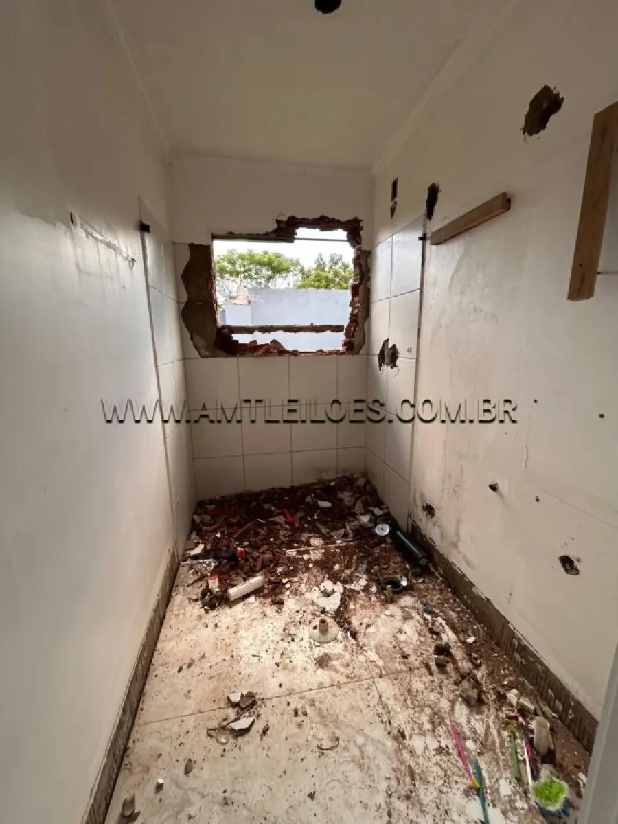 LOTE 001 - UM TERRENO, SITUADO NA ZONA URBANA DE SAPIRANGA/RS, NA QUADRA Nº 79, SETOR 02 DO PLANO DIRETOR, COM ÁREA SUPERFICIAL DE 727,20M², MATRÍCULA N. 20.624 RI DE SAPIRANGA/RS.