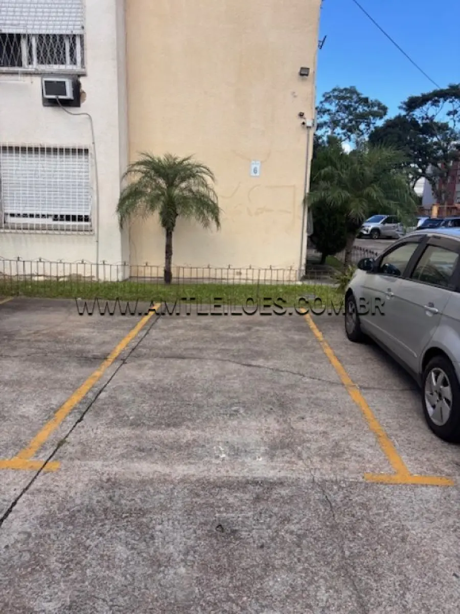 LOTE 001 - UM BOX DE ESTACIONAMENTO Nº 35,  DO EDIFÍCIO PRAIA DA BOA VIAGEM, DESCOBERTO, BAIRRO VILA DONA LEOPOLDINA, MATRÍCULA Nº 35.311 - RI 5ª ZONA PORTO ALEGRE/RS.OBS: A venda do bem será restrita aos condôminos do Condomínio Praia da Boa Viagem.
