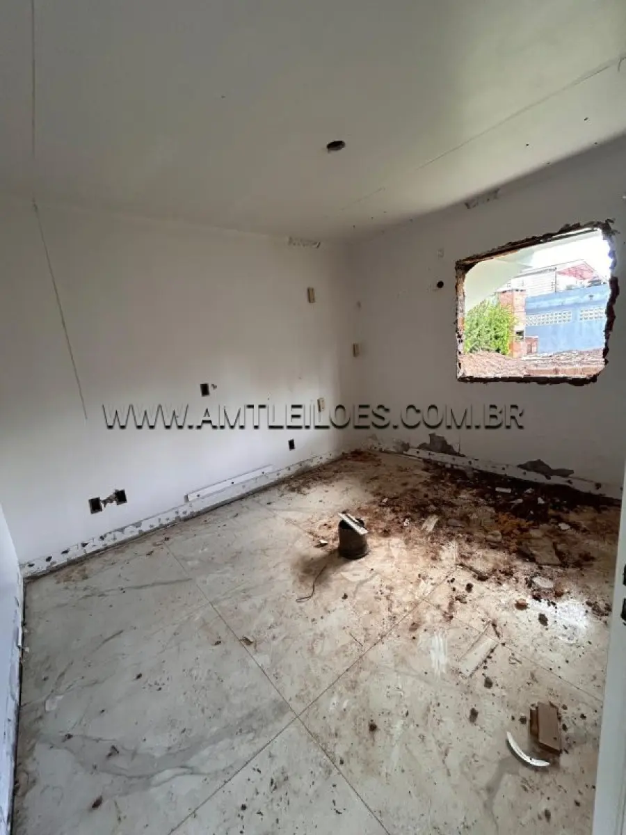 LOTE 001 - UM TERRENO, SITUADO NA ZONA URBANA DE SAPIRANGA/RS, NA QUADRA Nº 79, SETOR 02 DO PLANO DIRETOR, COM ÁREA SUPERFICIAL DE 727,20M², MATRÍCULA N. 20.624 RI DE SAPIRANGA/RS.